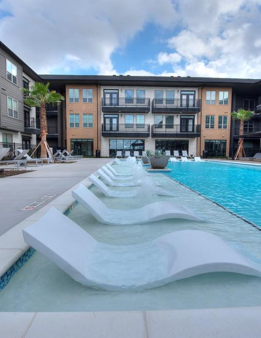 Katy, TX apartment pool at The Maddox